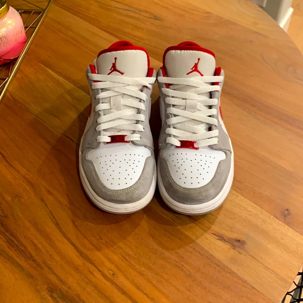 Air Jordan 1 low light smoke grey and gym red size 7